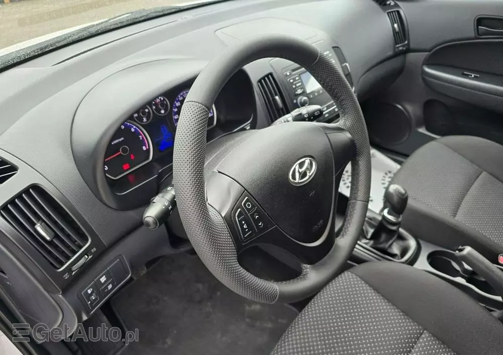 HYUNDAI I30 1.4 Base + World Cup