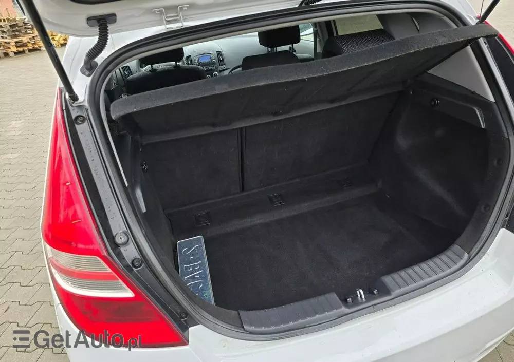 HYUNDAI I30 1.4 Base + World Cup