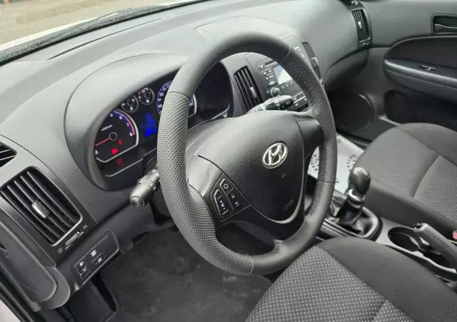 HYUNDAI I30 1.4 Base + World Cup