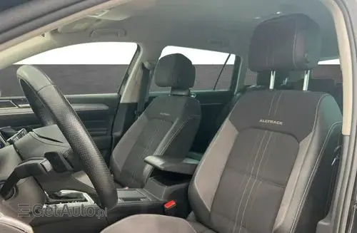 VOLKSWAGEN Passat Alltrack 