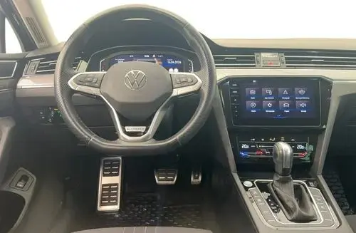 VOLKSWAGEN Passat Alltrack 