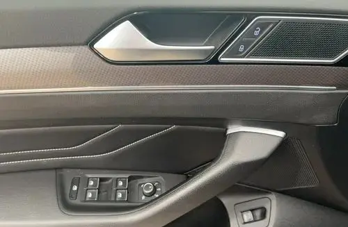 VOLKSWAGEN Passat Alltrack 