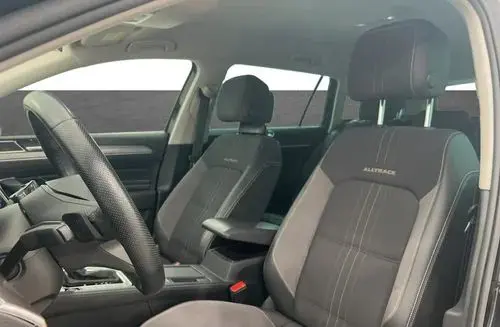 VOLKSWAGEN Passat Alltrack 