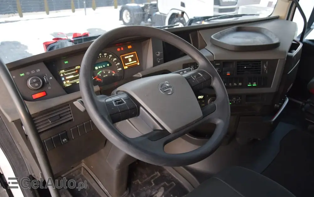 VOLVO FH500 / I-SAVE / EURO 6 / KLIMATYZACJA POSTOJOWA / ACC / LEDY / 2 ZBIORNIKI / FULL SPILERY / SERWISOWANY / SPROWADZONY 