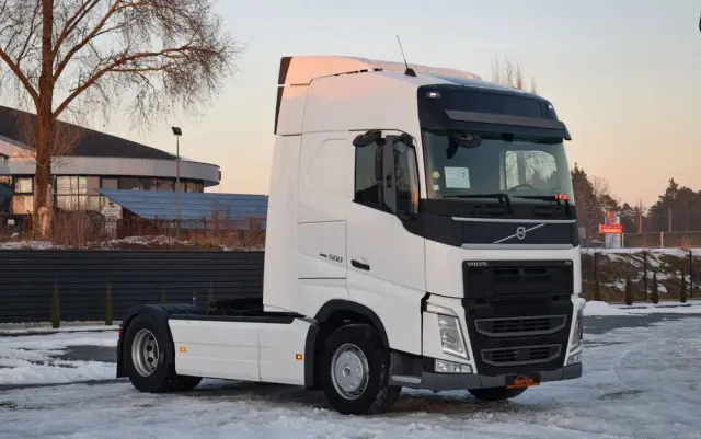 VOLVO FH500 / I-SAVE / EURO 6 / KLIMATYZACJA POSTOJOWA / ACC / LEDY / 2 ZBIORNIKI / FULL SPILERY / SERWISOWANY / SPROWADZONY 