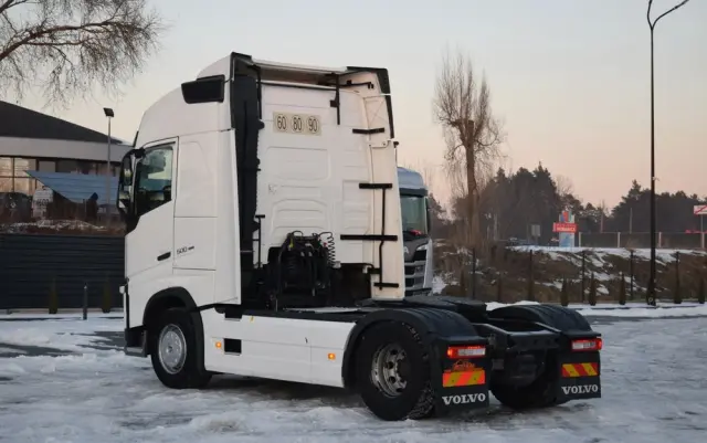 VOLVO FH500 / I-SAVE / EURO 6 / KLIMATYZACJA POSTOJOWA / ACC / LEDY / 2 ZBIORNIKI / FULL SPILERY / SERWISOWANY / SPROWADZONY 