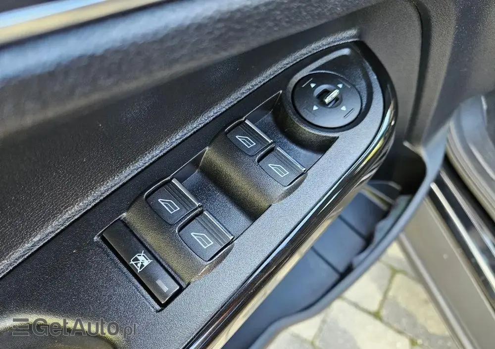 FORD B-MAX 1.0 EcoBoost Titanium