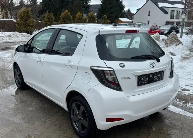 TOYOTA Yaris 1.0 VVT-i Trend