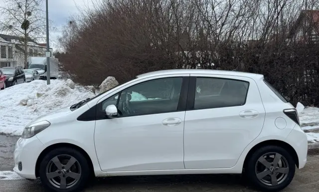 TOYOTA Yaris 1.0 VVT-i Trend