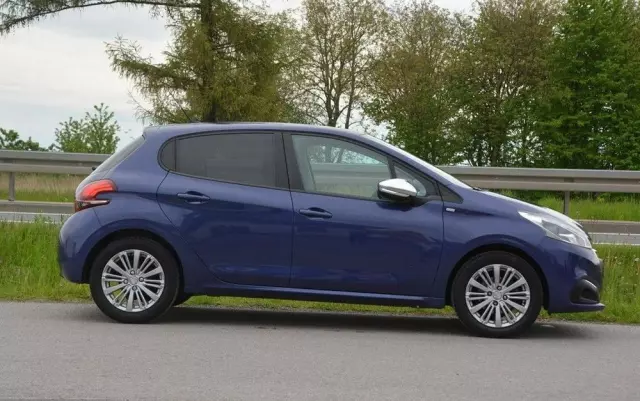 PEUGEOT 208 PureTech 82 Start & Stop Style