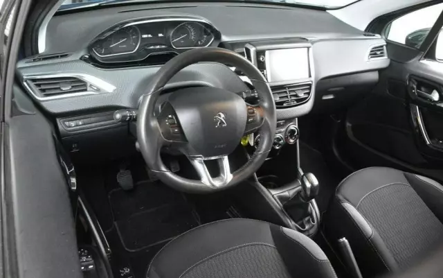 PEUGEOT 208 PureTech 82 Start & Stop Style