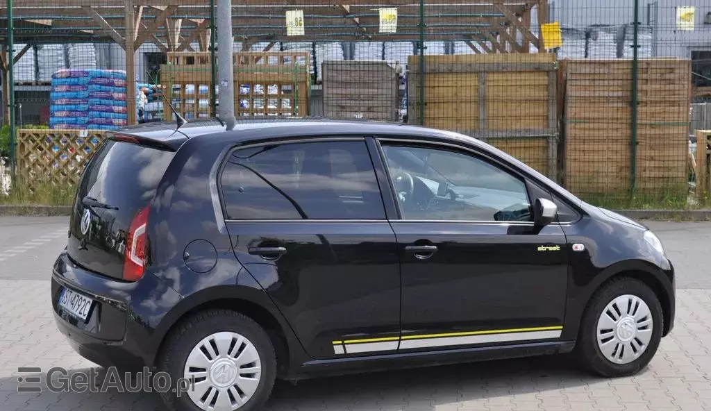 VOLKSWAGEN Up! 