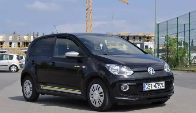 VOLKSWAGEN Up! 