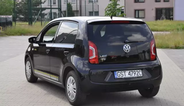 VOLKSWAGEN Up! 