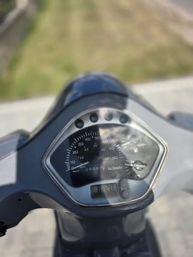 VESPA LA Souris Retro 