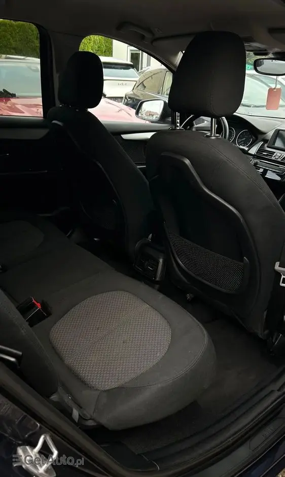 BMW Seria 2 218d Active Tourer Advantage