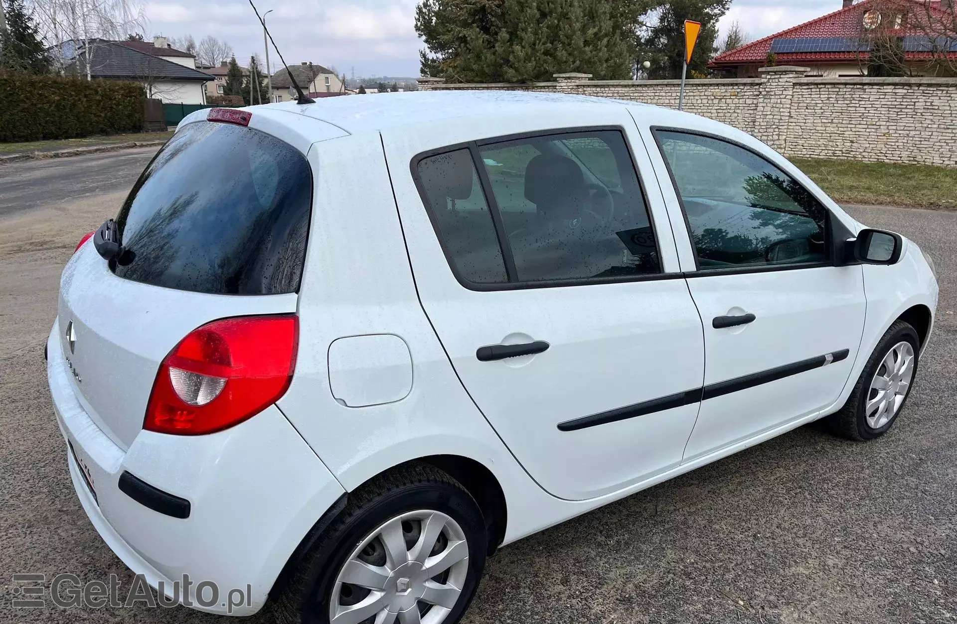 RENAULT Clio 1.2i 16V (75 KM)
