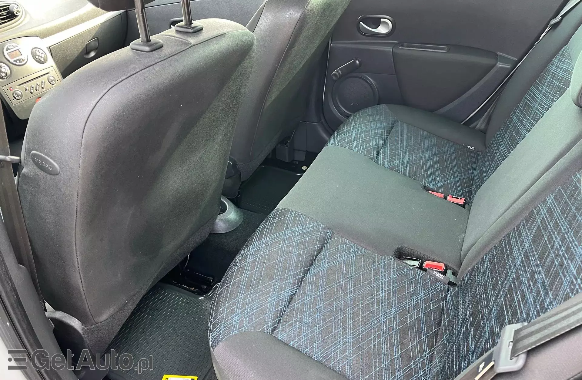 RENAULT Clio 1.2i 16V (75 KM)