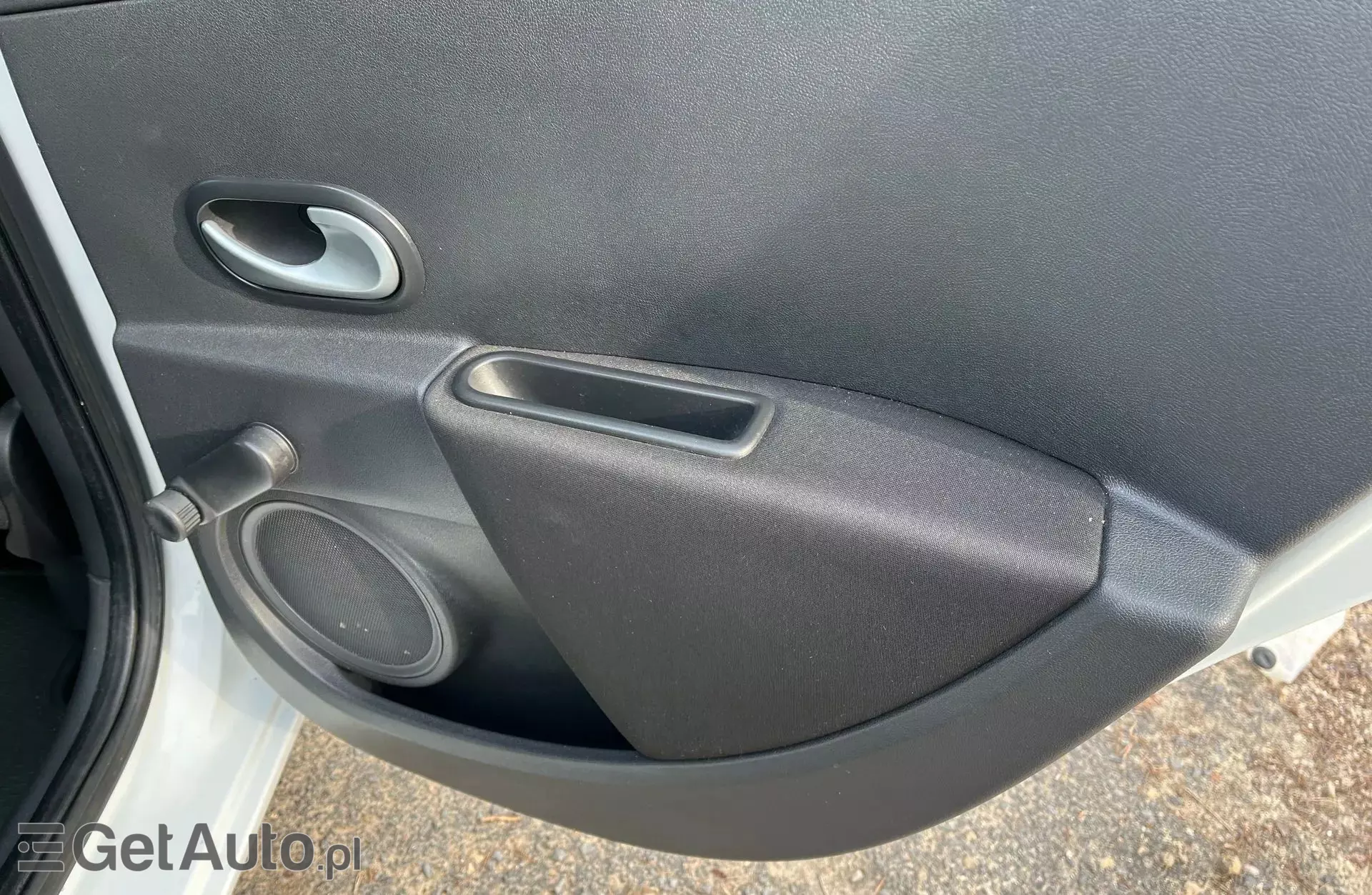 RENAULT Clio 1.2i 16V (75 KM)