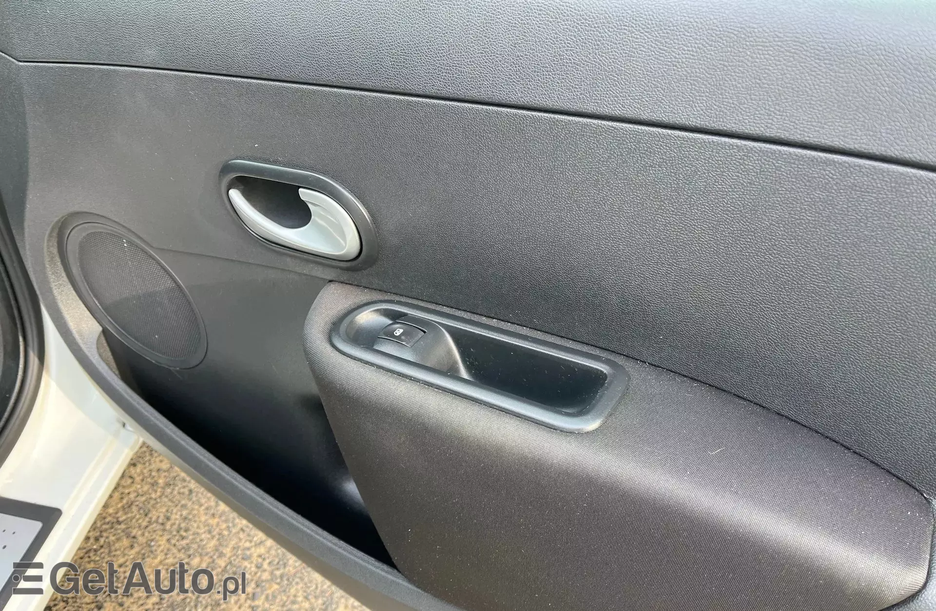 RENAULT Clio 1.2i 16V (75 KM)