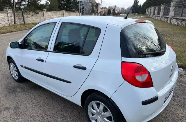 RENAULT Clio 1.2i 16V (75 KM)
