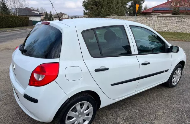 RENAULT Clio 1.2i 16V (75 KM)