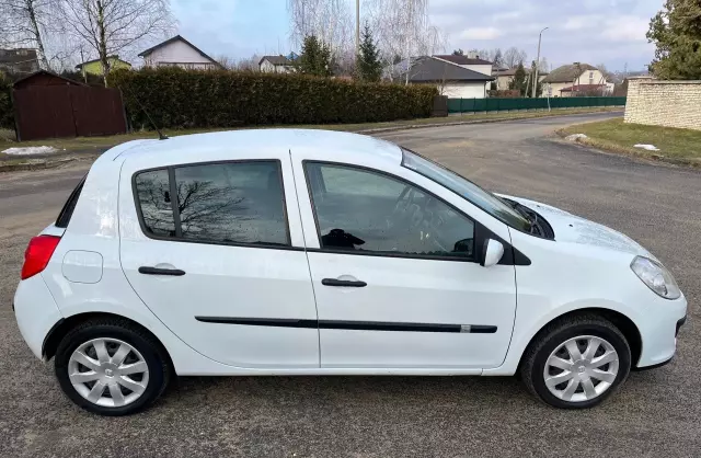 RENAULT Clio 1.2i 16V (75 KM)
