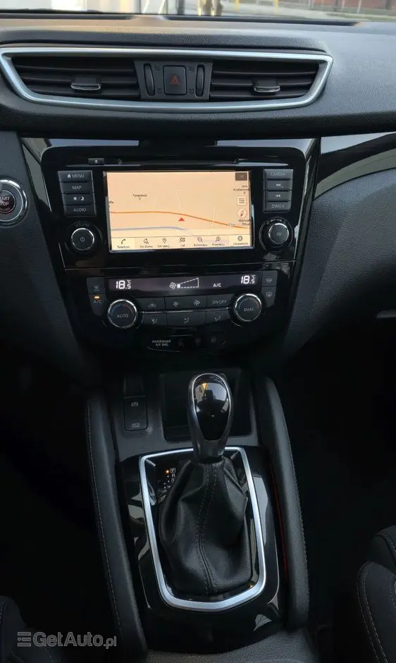 NISSAN Qashqai 1.3 DIG-T DCT N-CONNECTA