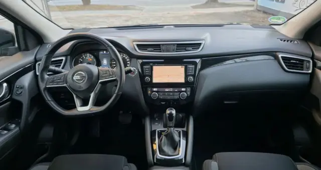 NISSAN Qashqai 1.3 DIG-T DCT N-CONNECTA
