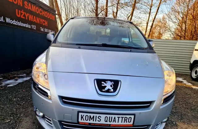 PEUGEOT 5008 