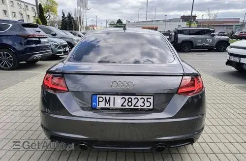 AUDI TT 