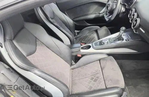 AUDI TT 