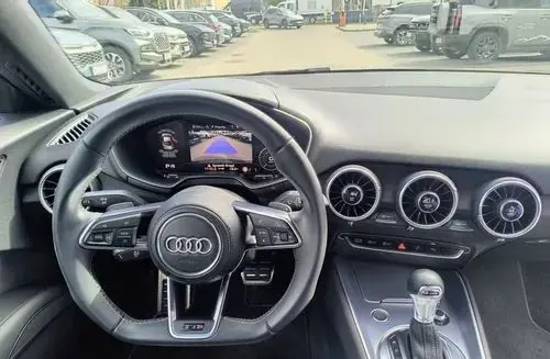 AUDI TT 