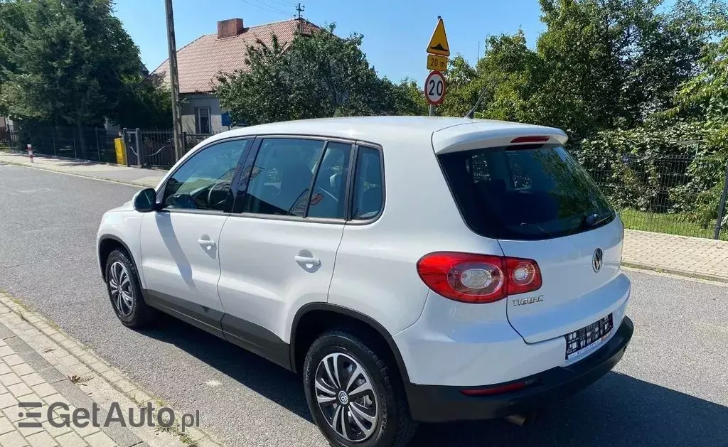 VOLKSWAGEN Tiguan 