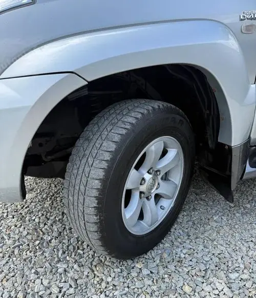 TOYOTA Land Cruiser 