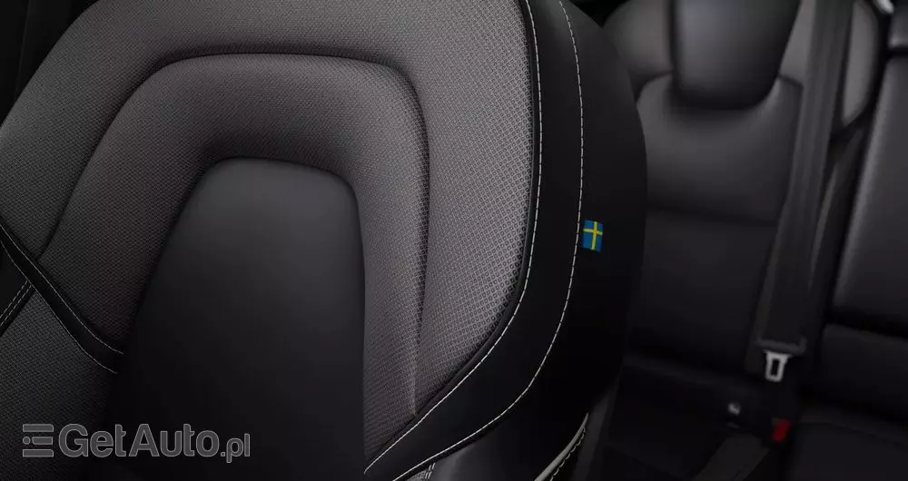 VOLVO XC 60 B5 B AWD Ultra Dark