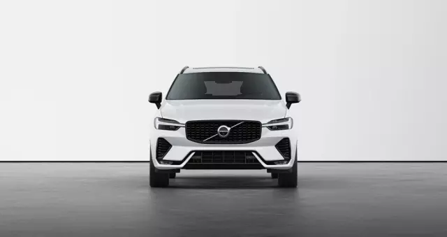 VOLVO XC 60 B5 B AWD Ultra Dark