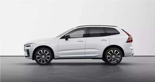 VOLVO XC 60 B5 B AWD Ultra Dark