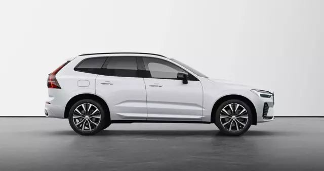 VOLVO XC 60 B5 B AWD Ultra Dark