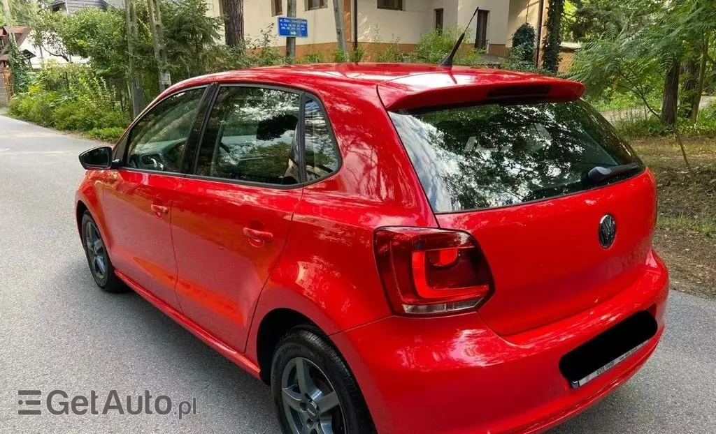 VOLKSWAGEN Polo 