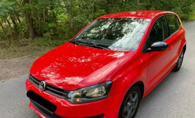 VOLKSWAGEN Polo 