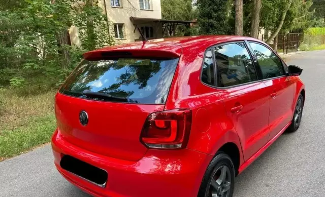 VOLKSWAGEN Polo 