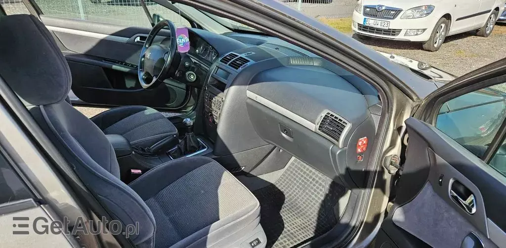 PEUGEOT 407 