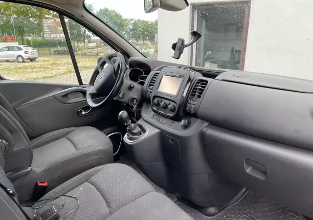 OPEL VIVARO 