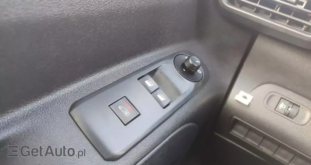 PEUGEOT Partner L2H1 1.5 hdi Niski Przebieg Vat23 