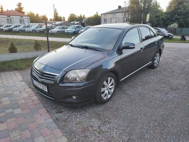 TOYOTA Avensis 