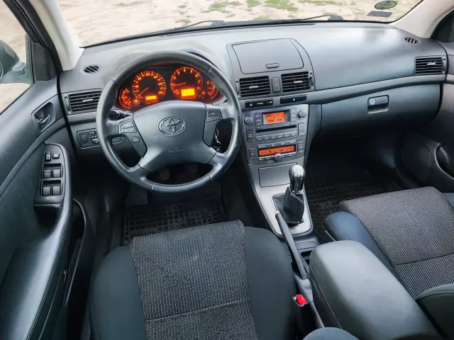 TOYOTA Avensis 