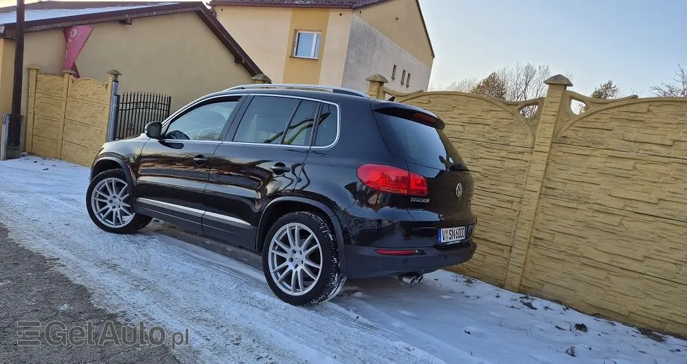 VOLKSWAGEN Tiguan 