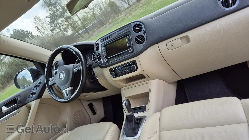 VOLKSWAGEN Tiguan 