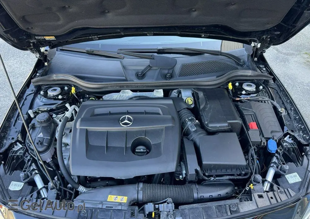MERCEDES-BENZ GLA 180 (CDI) d